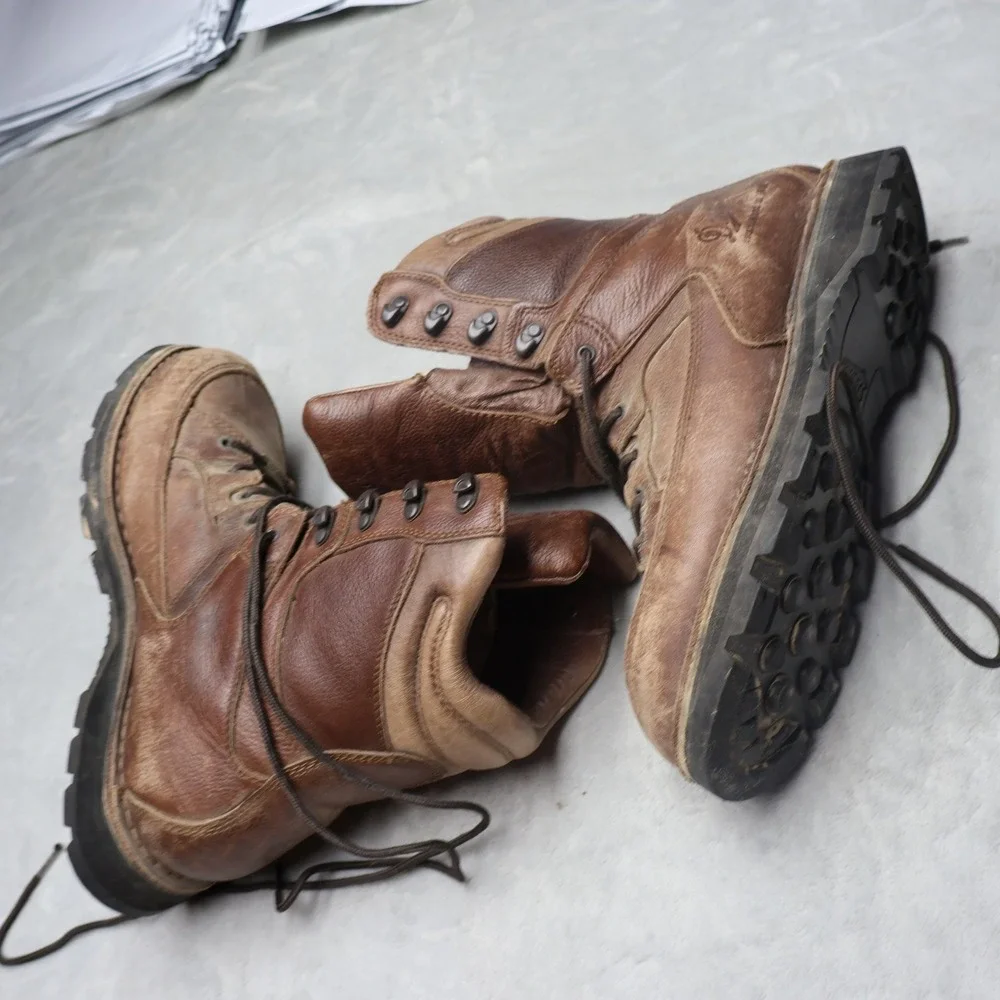 Danner Mens 10.5 Hiking Boots Brown 8